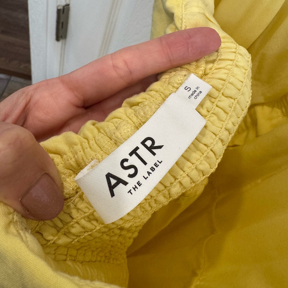 ASTR the label “Katherine” midi dress in yellow - Picture 4 of 6